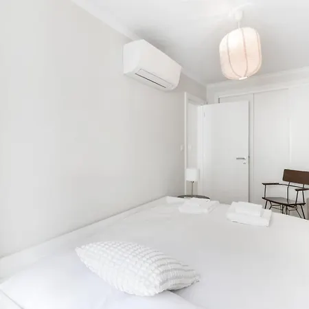 New 2br Praca Flores Ac | By Airnest Lisbon